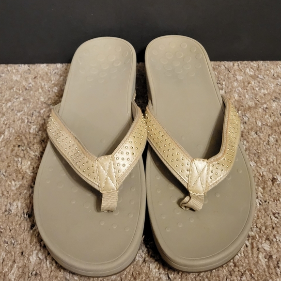 Vionic Kehoe Wedge Sandals Women's 11 Tan Gold Leather Studded Thong Flip Flop - Picture 5 of 5